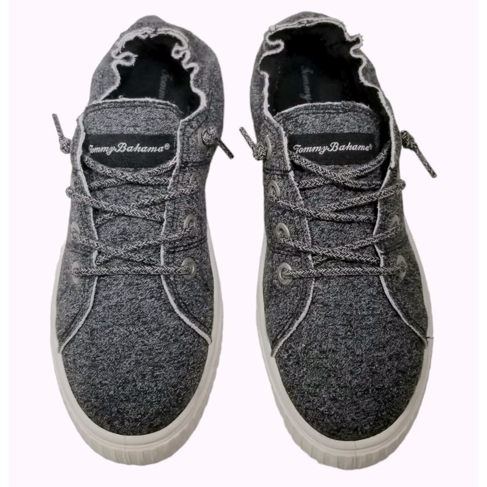 TOMMY BAHAMA soft fabric sneakers